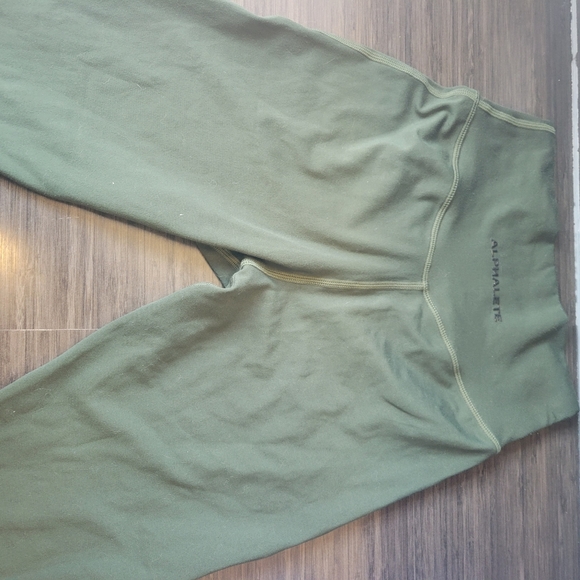 Alphalete Laser Cut Surface Path Legging Olive - Picture 3 of 5